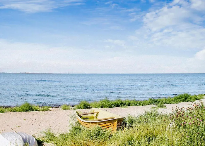 Сasa de vacaciones Three-bedroom In