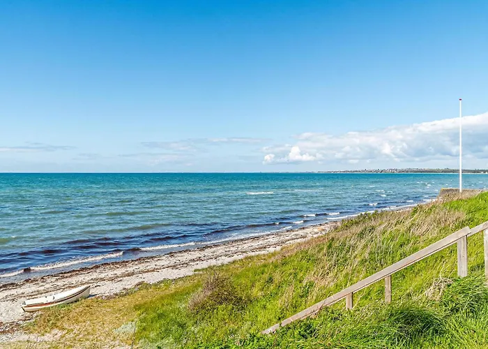 Сasa de vacaciones Three-bedroom In